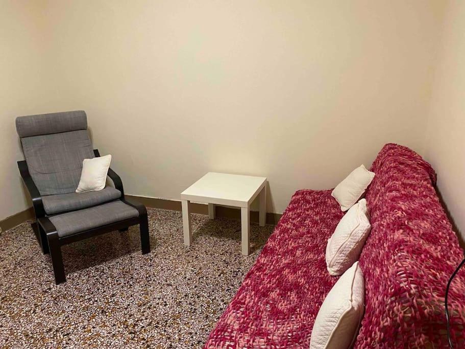 A Simple Solution Apartment *